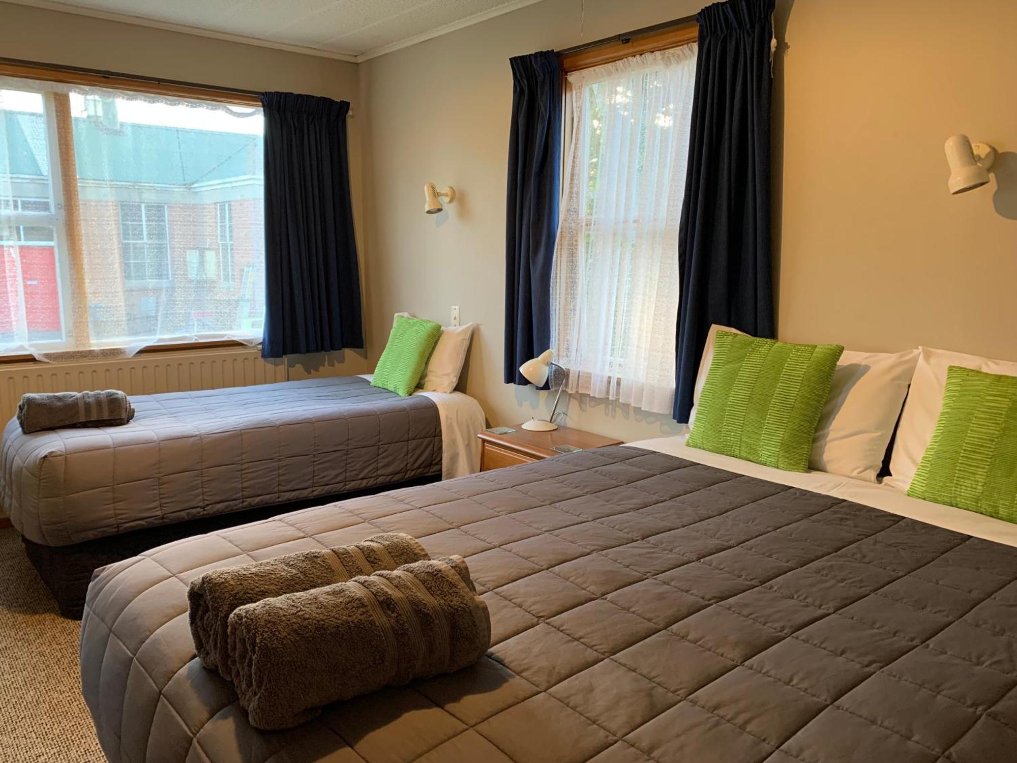 Thomas'S Catlins Lodge And Camp Ground โอวากะ ภายนอก รูปภาพ